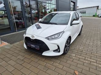 toyota yaris 1,5 hybrid teamplayer smartphone komp.