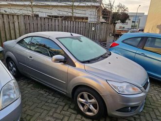 ford focus coupé-cabriolet - 1.6 cool & sound