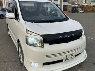 продажа toyota voxy, 2007 год в петропавловске-камчатском