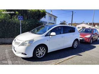toyota verso 2011 - diesel - 126 d-4d lounge 5pl