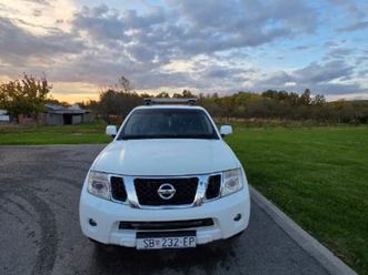 nissan pathfinder 3,0 dci le, 2011 god.