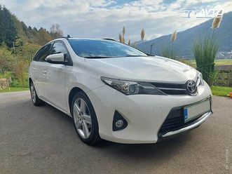 toyota auris 1.4 d-4d luna