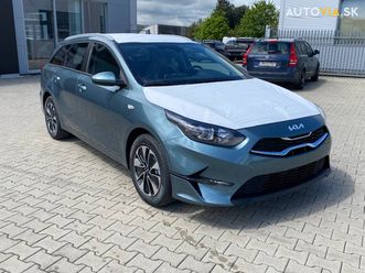 kia ceed sw 1.5 t-gdi silver at za 23 220 €