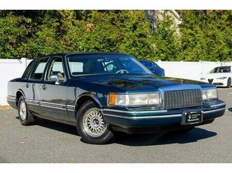 used 1993 lincoln town car executive
