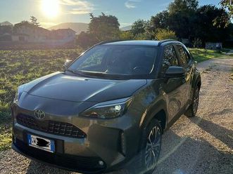 yaris cross lounge 1.5 cvt 130cv + gancio traino
