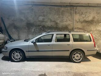 volvo v70 break année 10/2002; ct o.k. 04/27; conduite à droite