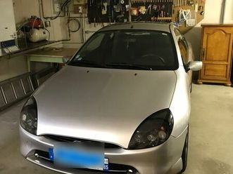 voiture ford puma gris métallisé