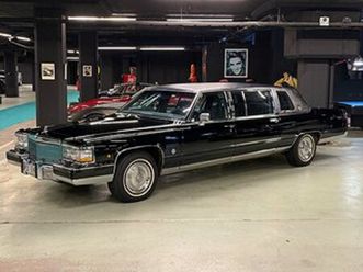 cadillac brougham limousine med exklusiv historia