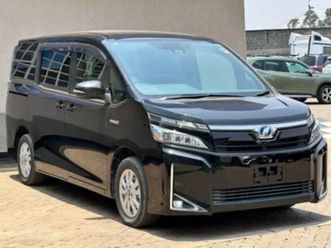 toyota voxy - 2018