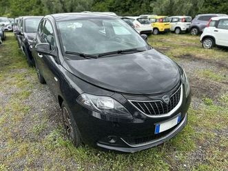 lancia ypsilon 1.0 firefly 5 porte s&s hybrid...