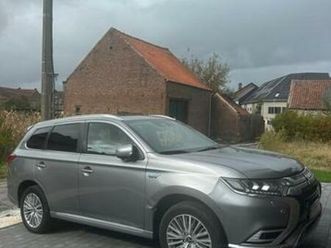 ② mitsubishi outlander hybride phev elektric en benzine — mitsubishi — 2ememain