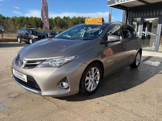 toyota auris 126 d-4d fap lounge 5 portes