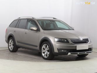 skoda octavia combi . scout 2.0 tdi automat, serv.kniha, xenóny, bi-xenóny za 10 500 €