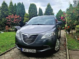 lancia ypsilon 1.2 8v gold
