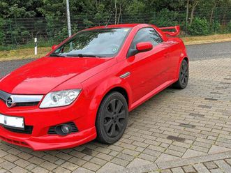opel tigra twintop 1.4 l rot mit spoiler und weiterem tuning