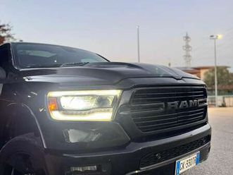 1500 5.7 v8 crew cab laramie sport 395cv at8