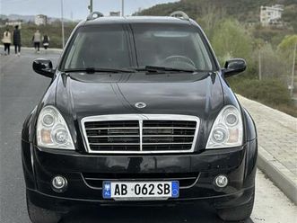rexton 2012 automat 6+1 vende shitet ose nderrohet