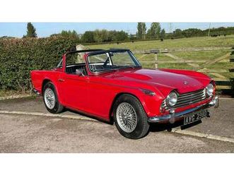 1966 triumph tr4 rouge manuel, 5 vitesses conduite à droi...