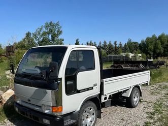 1995 nissan atlas 150