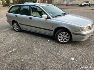 volvo v40 1999 - bon état