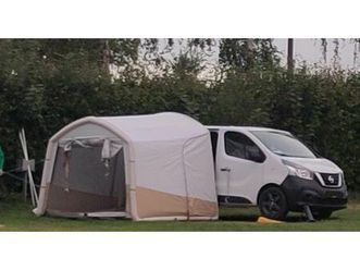 nissan nv 300 mit zusatzausstattung als campervan