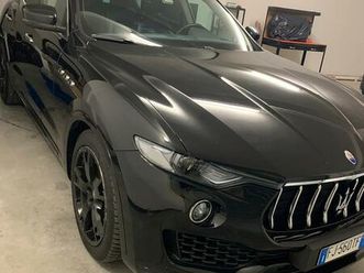 maserati levante nerissimo