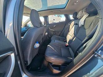 volvo - v40 cross country