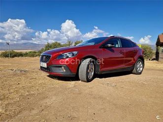 volvo v40 cross country 2.0 d3 momentum auto