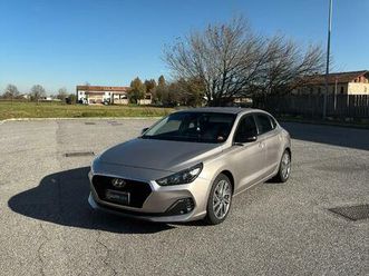 hyundai i30 fastback 1.6 crdi business dct