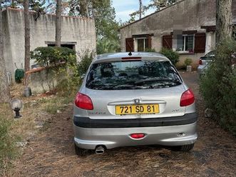 auto moto / voiture d'occasion