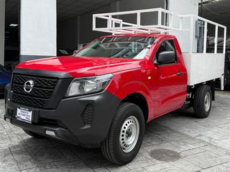 nissan np300 2.5 estacas dh mt