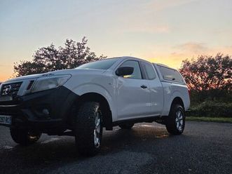 nissan navara np 300