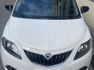 lancia ypsilon 1.0 firefly hybrid platino s&s 70cv