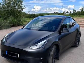 tesla model y performance dual motor awd ahk 8 fach