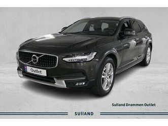 d4 pro awd,navi,led,head-up,acc,krok,360kamera,skinn++