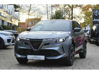 alfa romeo junior ibrida 1.2 vgt 48v-hybrid (107kw) q4