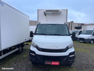 iveco daily 35c15 châssis cabine roues jumelées moteur 3l à chaîne de distribution bvm6 euro6 - caisse penderie viande