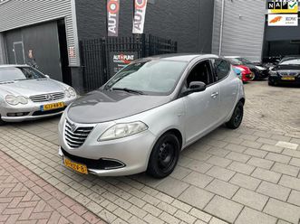 lancia ypsilon 0.9 twinair silver airco nap apk 1 jaar