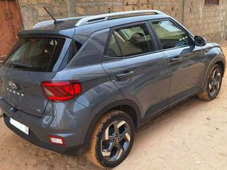 hyundai venue 1.6l suv compact gris métallisé - keur massar | expat-dakar