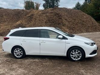 toyota auris touring sports touring s. hybrid 1,8-l...