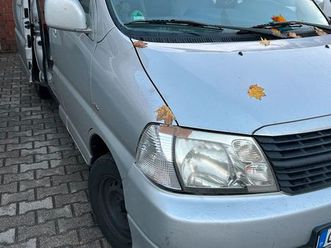 toyota hiace 8 sitzer