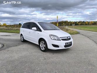 opel zafira 1.6 doložené km, 7 míst