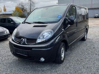 renault trafic combi passenger black edition
