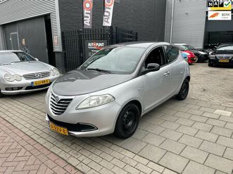 lancia y(psilon) - ypsilon 0.9 twinair silver airco nap apk 1 jaar