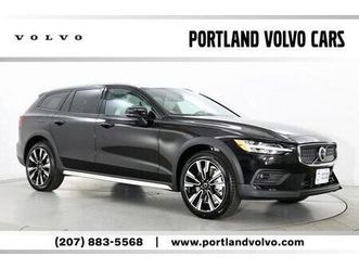 new 2026 volvo v60 cross country b5 ultra
