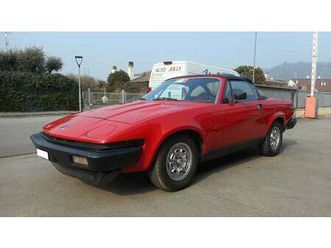 1982 triumph tr7 rouge manuel, 5 vitesses conduite à gauc...