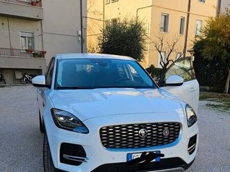 JAGUAR E-PACE P300E pensile-bagno