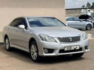 toyota crown athlete - 2011