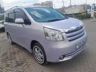 toyota noah - 2009