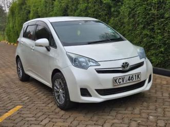 toyota ractis - 2011